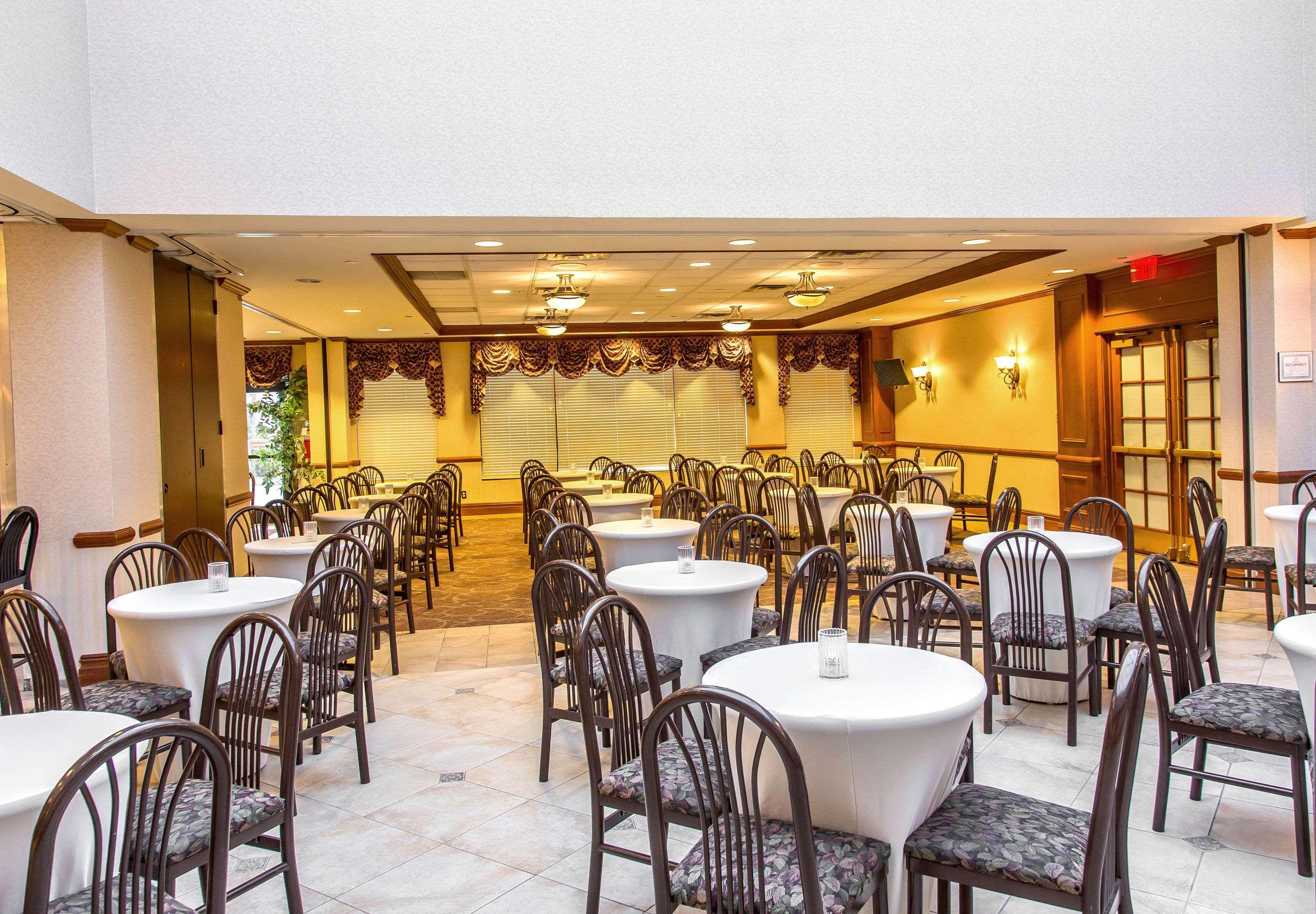 Clarion Hotel & Conference Center Toms River Exterior photo